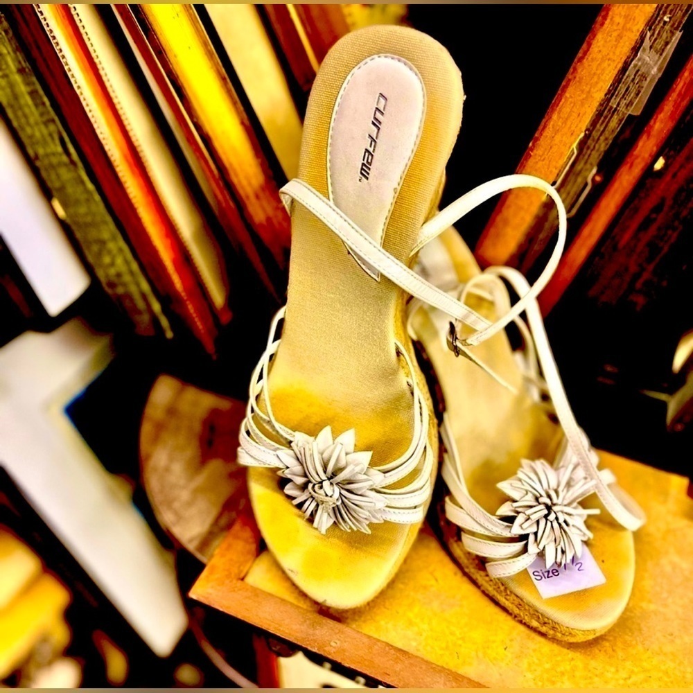 LEATHER AND JUTE CERFEW WEDGES WITH FLOWER EMBELLISHMENT - Picture 3 of 7
